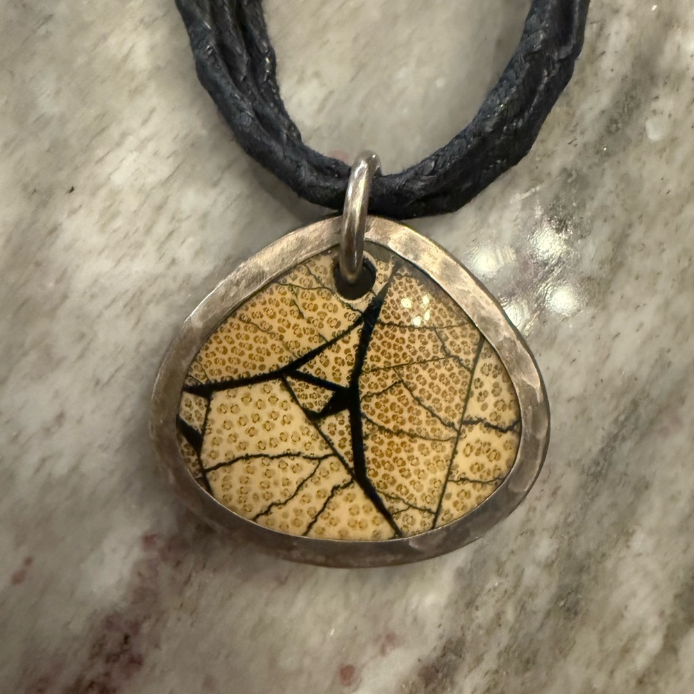 Silpada Black and Gold Pendant Necklace & Earrings! All set in stearling silver - Picture 2 of 5